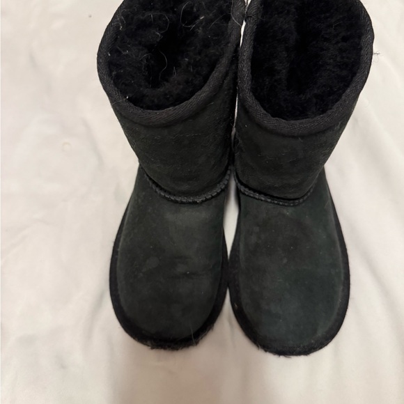 Ugg Kids Boots - Picture 1 of 4